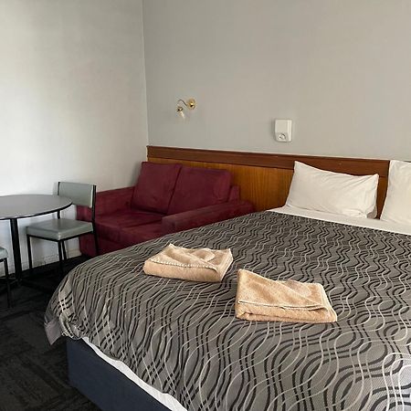 County Lodge Motor Inn West Wyalong Εξωτερικό φωτογραφία