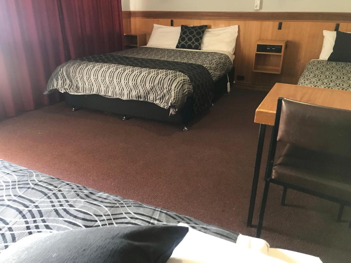 County Lodge Motor Inn West Wyalong Εξωτερικό φωτογραφία