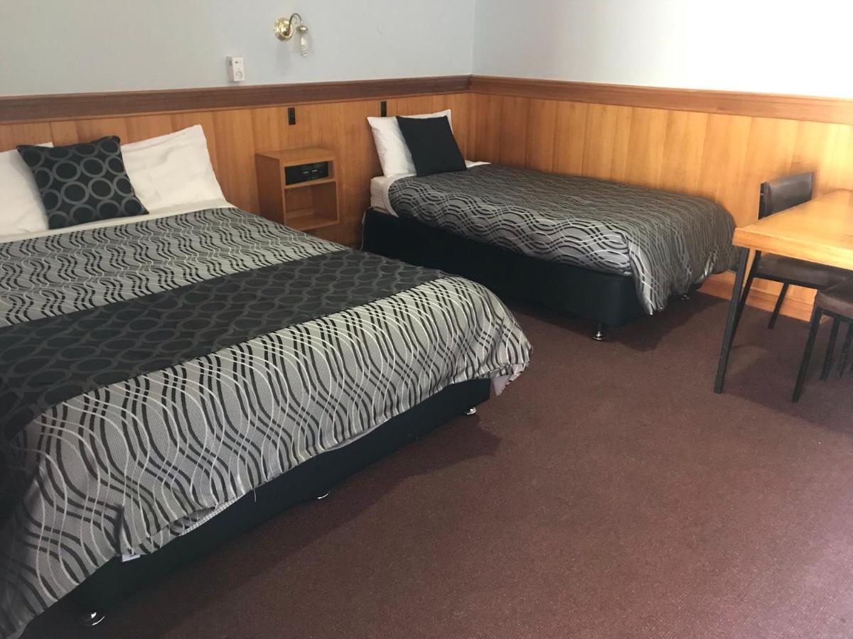 County Lodge Motor Inn West Wyalong Εξωτερικό φωτογραφία