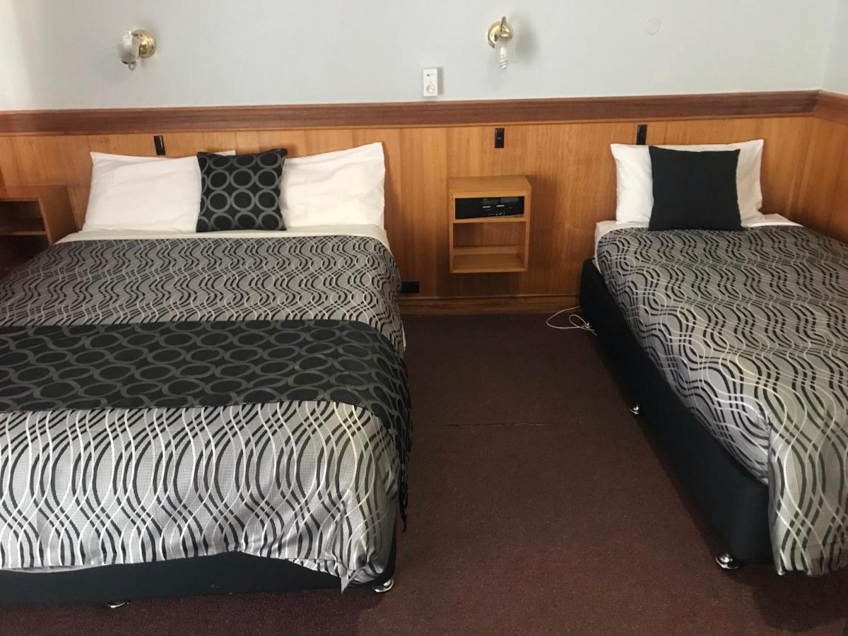 County Lodge Motor Inn West Wyalong Εξωτερικό φωτογραφία