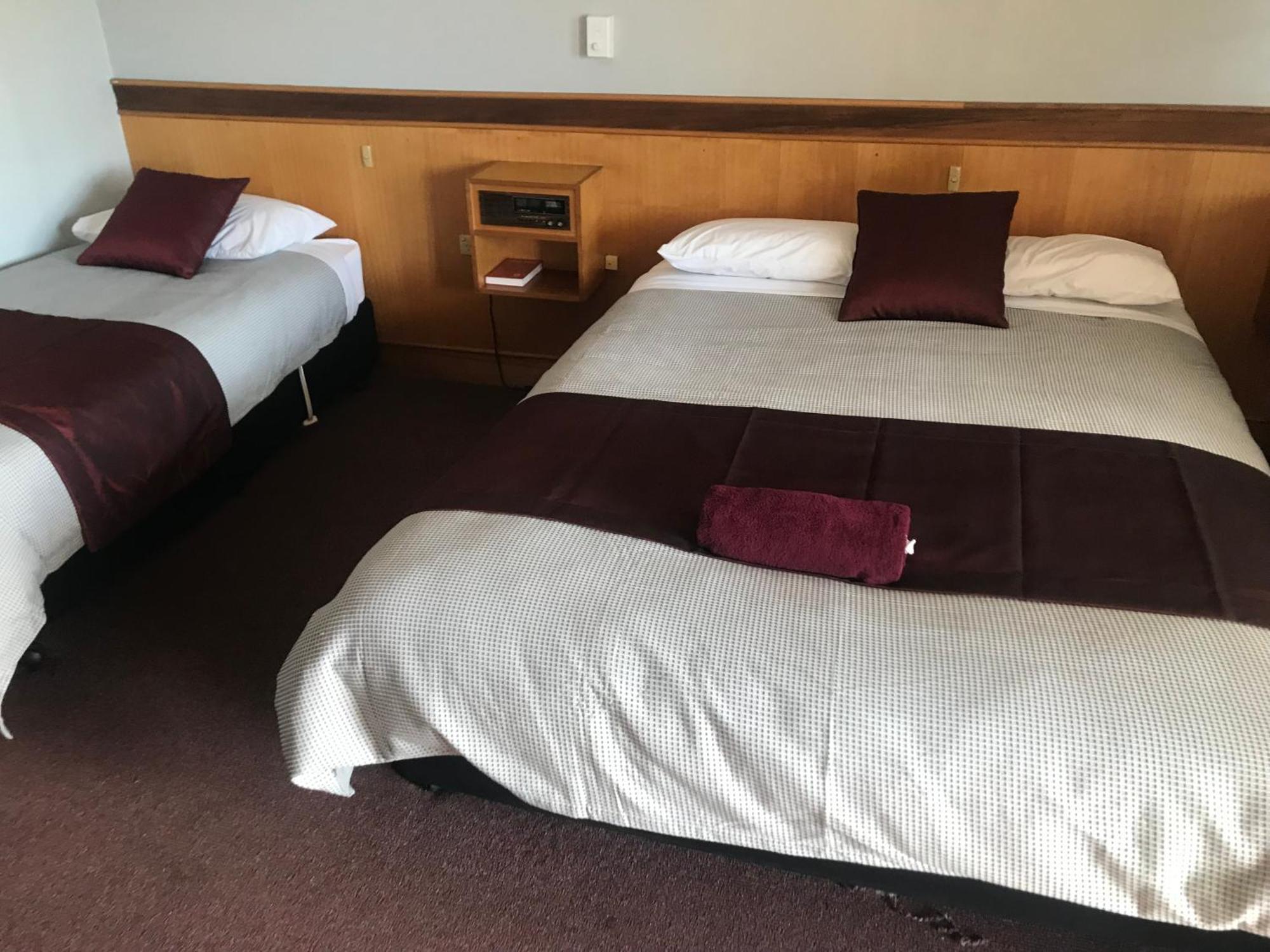 County Lodge Motor Inn West Wyalong Εξωτερικό φωτογραφία