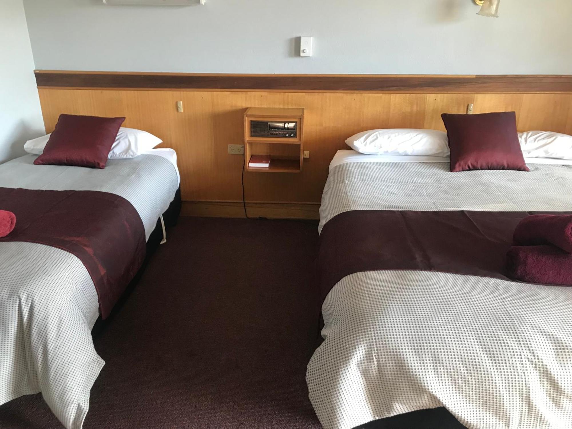 County Lodge Motor Inn West Wyalong Εξωτερικό φωτογραφία
