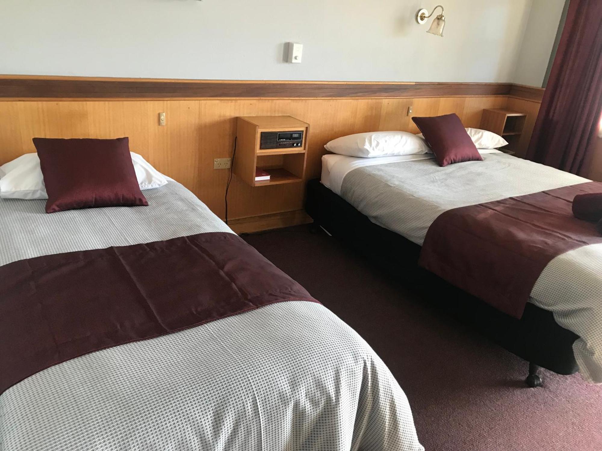 County Lodge Motor Inn West Wyalong Εξωτερικό φωτογραφία