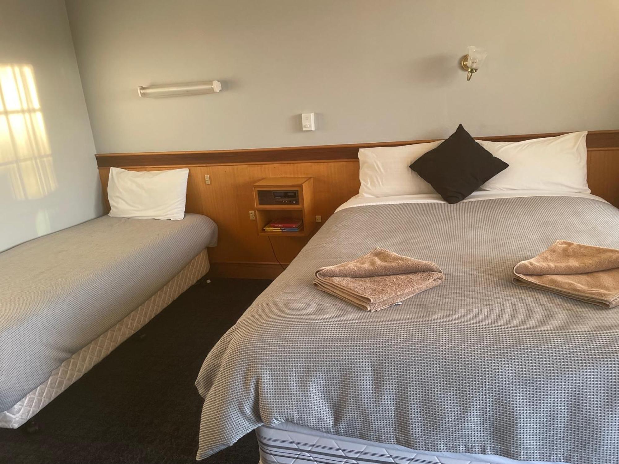 County Lodge Motor Inn West Wyalong Εξωτερικό φωτογραφία