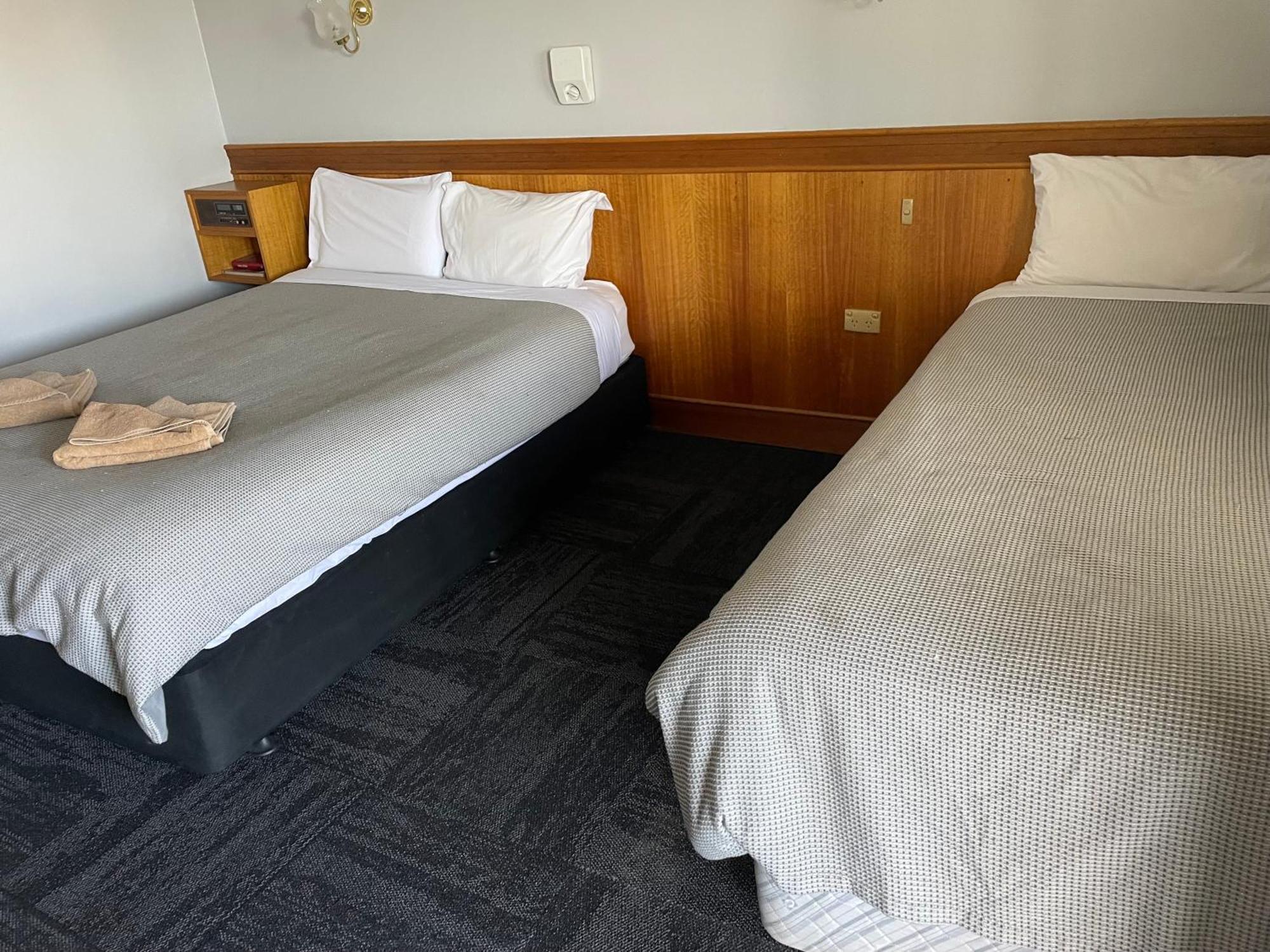 County Lodge Motor Inn West Wyalong Εξωτερικό φωτογραφία