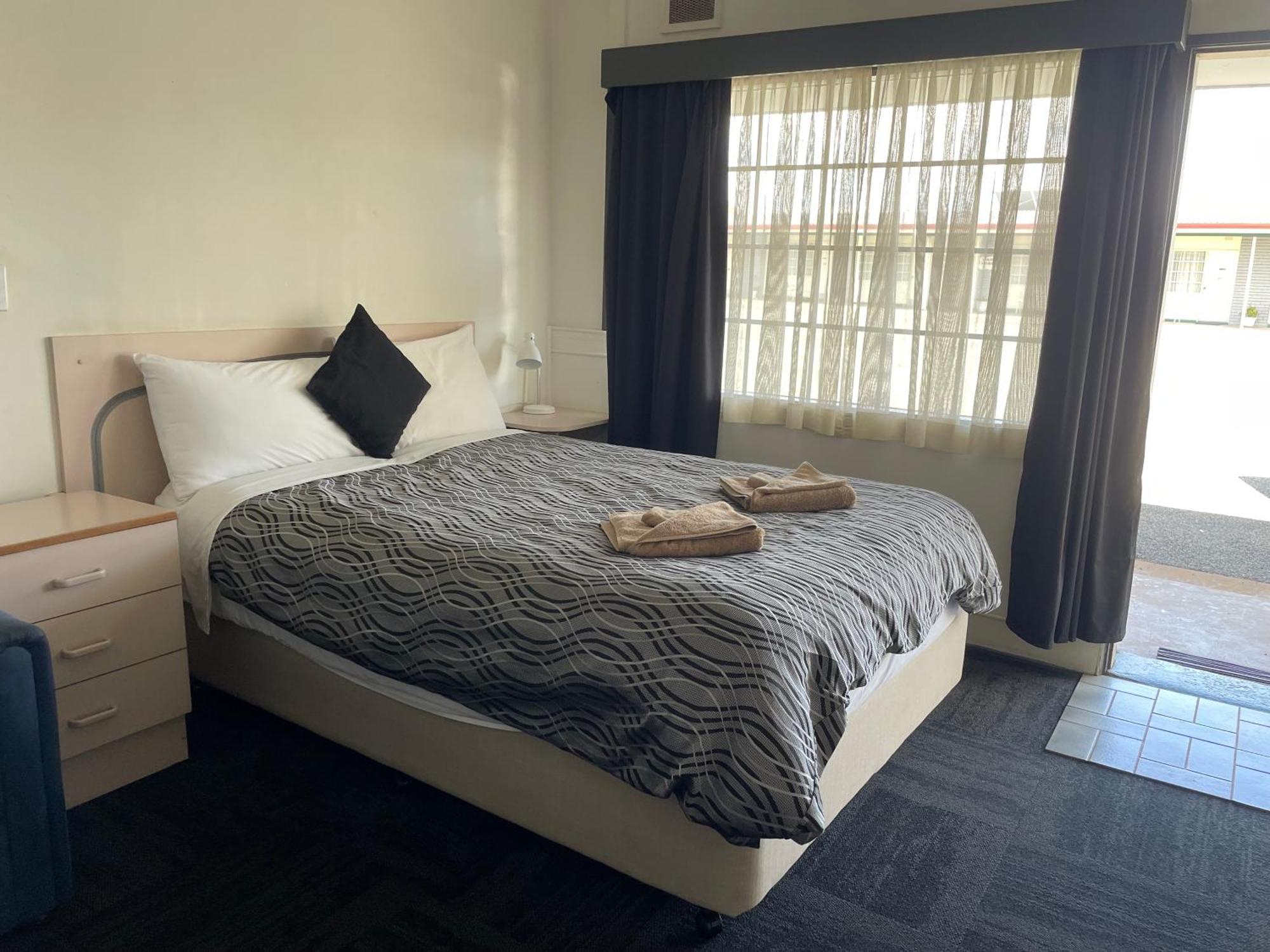 County Lodge Motor Inn West Wyalong Εξωτερικό φωτογραφία