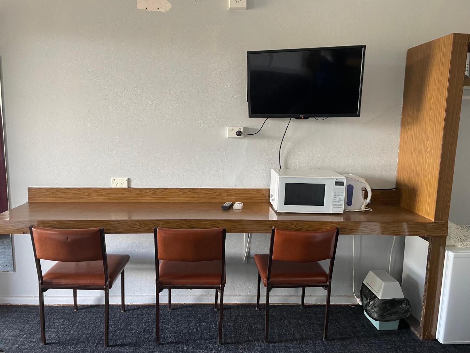 County Lodge Motor Inn West Wyalong Εξωτερικό φωτογραφία