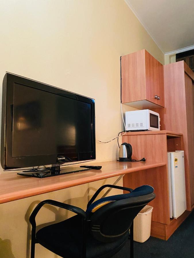 County Lodge Motor Inn West Wyalong Εξωτερικό φωτογραφία
